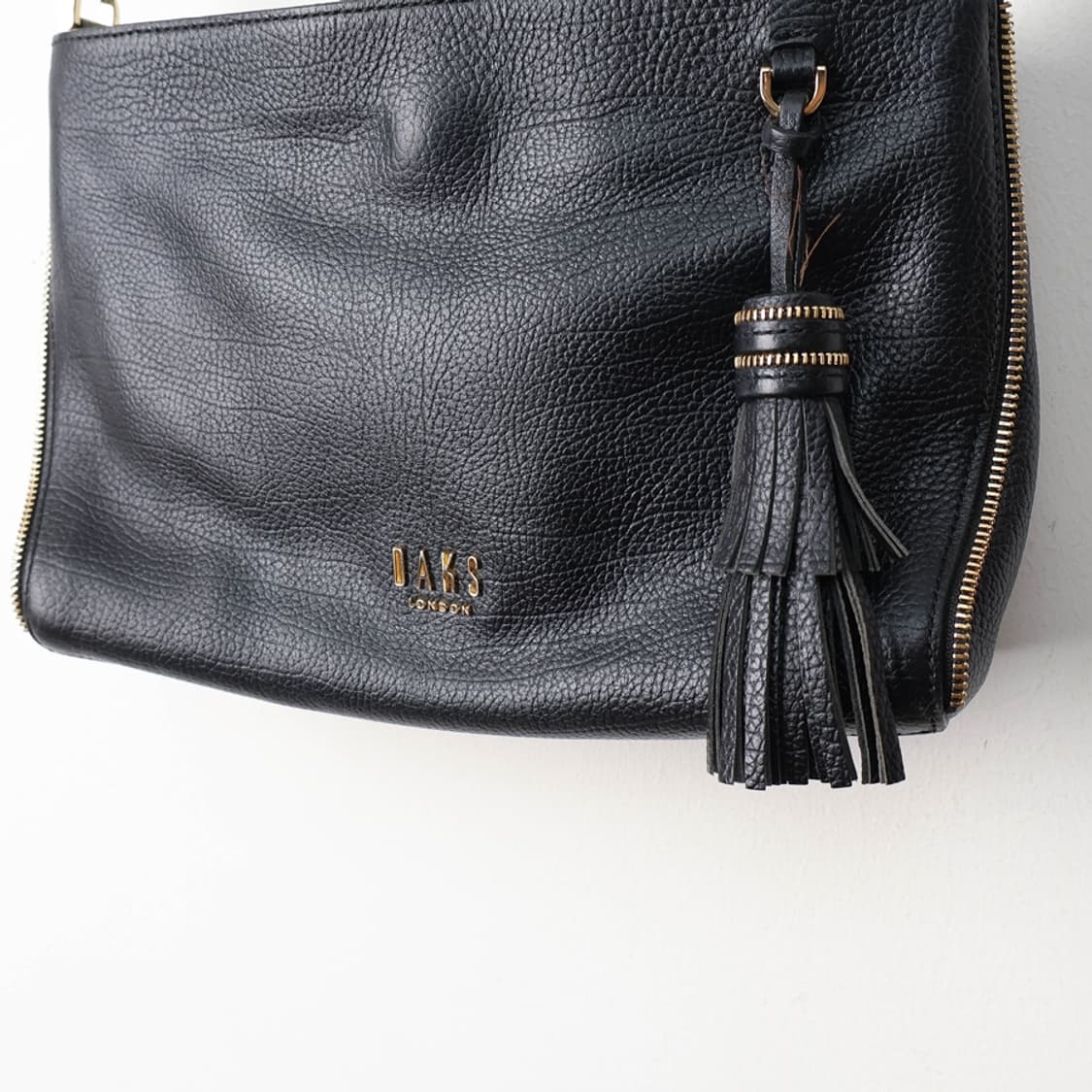 닥스 가죽 크로스백 상품이미지5