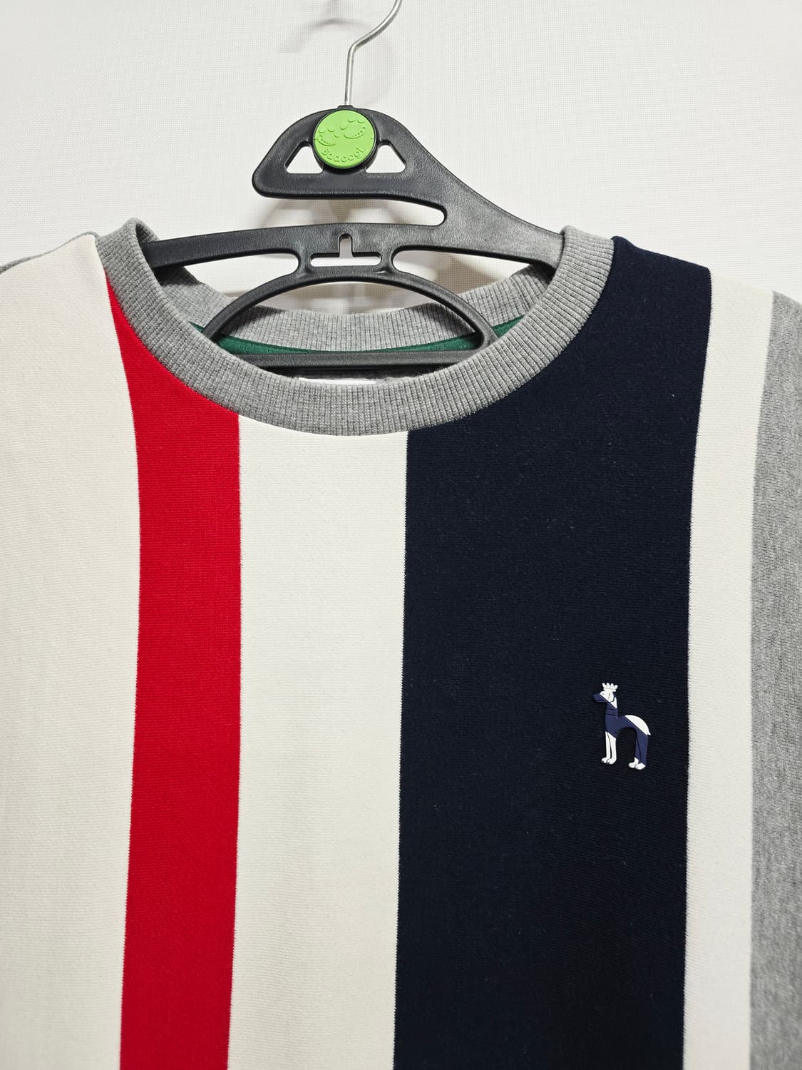 헤지스 스트라이프 패턴 맨투맨 티셔츠105 상품이미지2