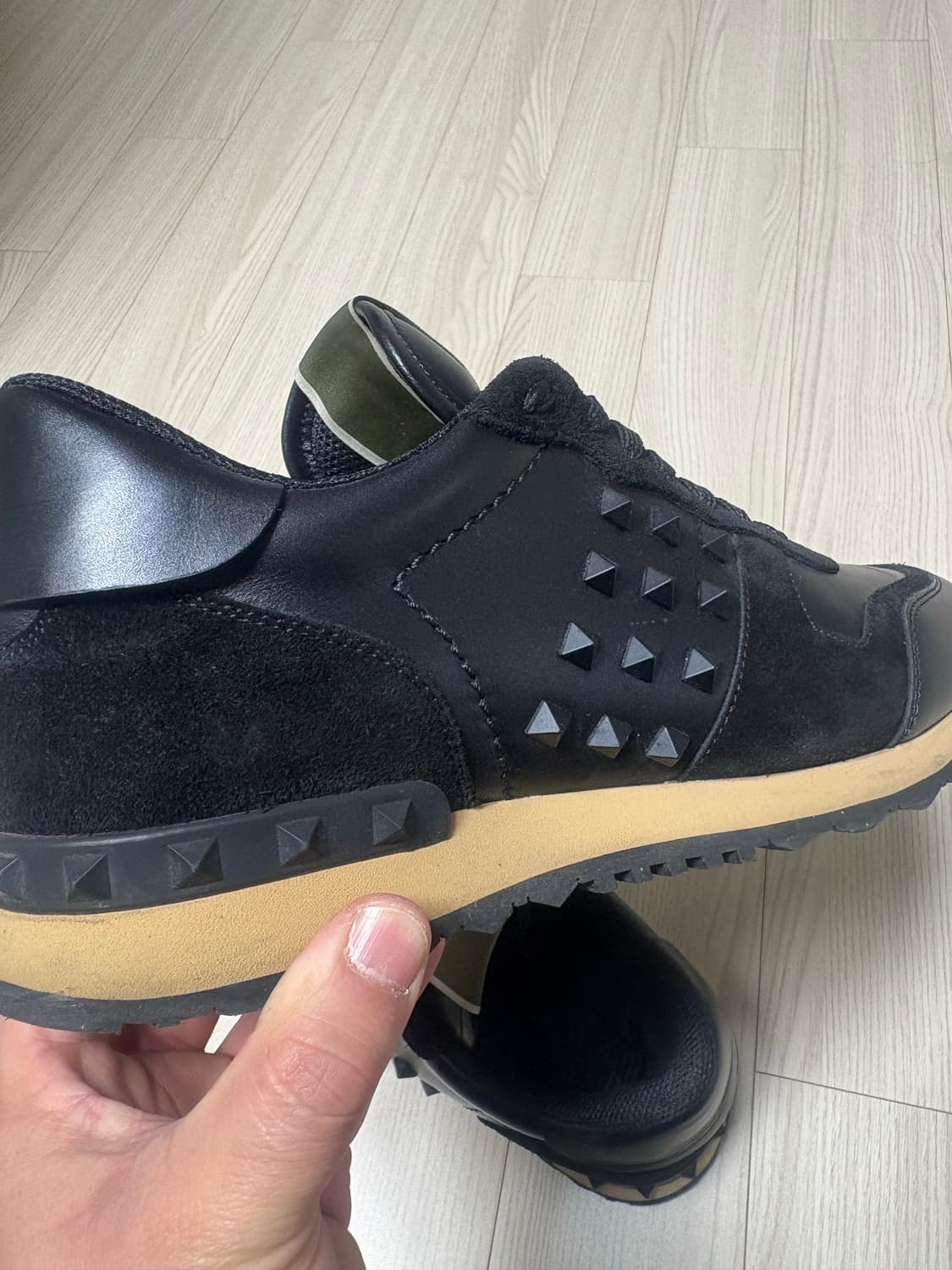 발렌티노 락스터드 스니커즈 상품이미지8