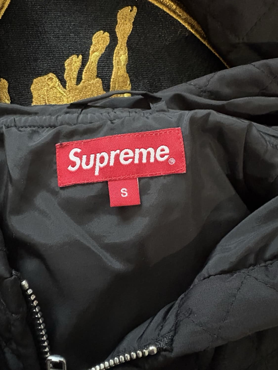 슈프림 x 람보르기니 퀼팅 후드집업 자켓 블랙 상품이미지3