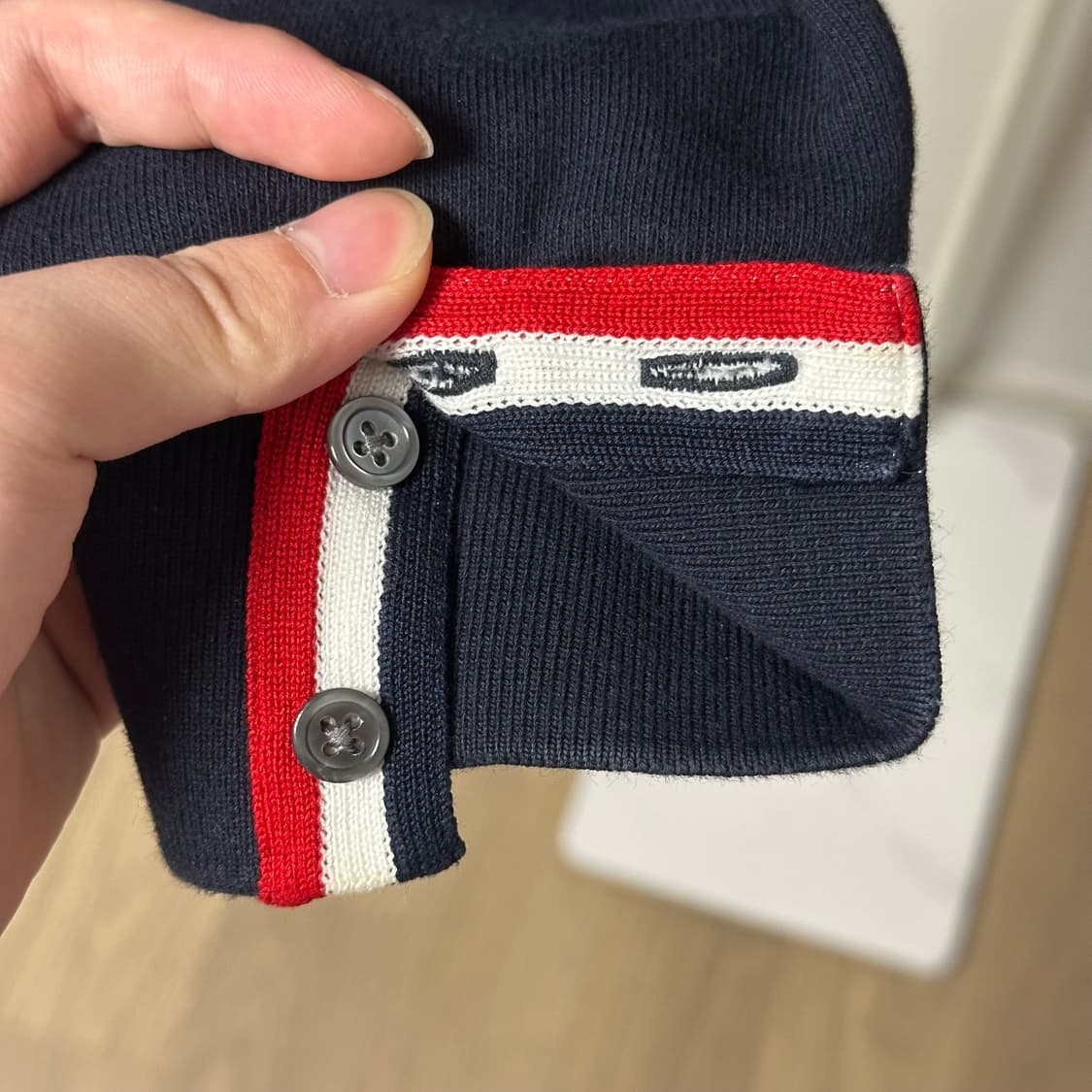 [2] 톰브라운 백삼선 맨투맨 네이비 상품이미지7