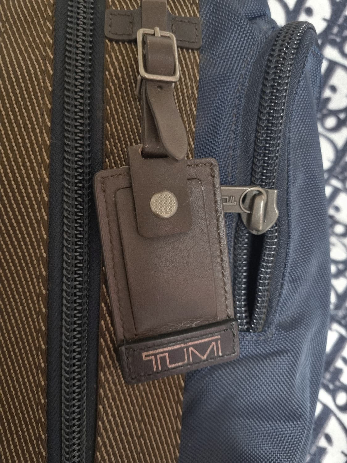 정품) 투미  알파  브라보  사라토가 슬링백  상품이미지5