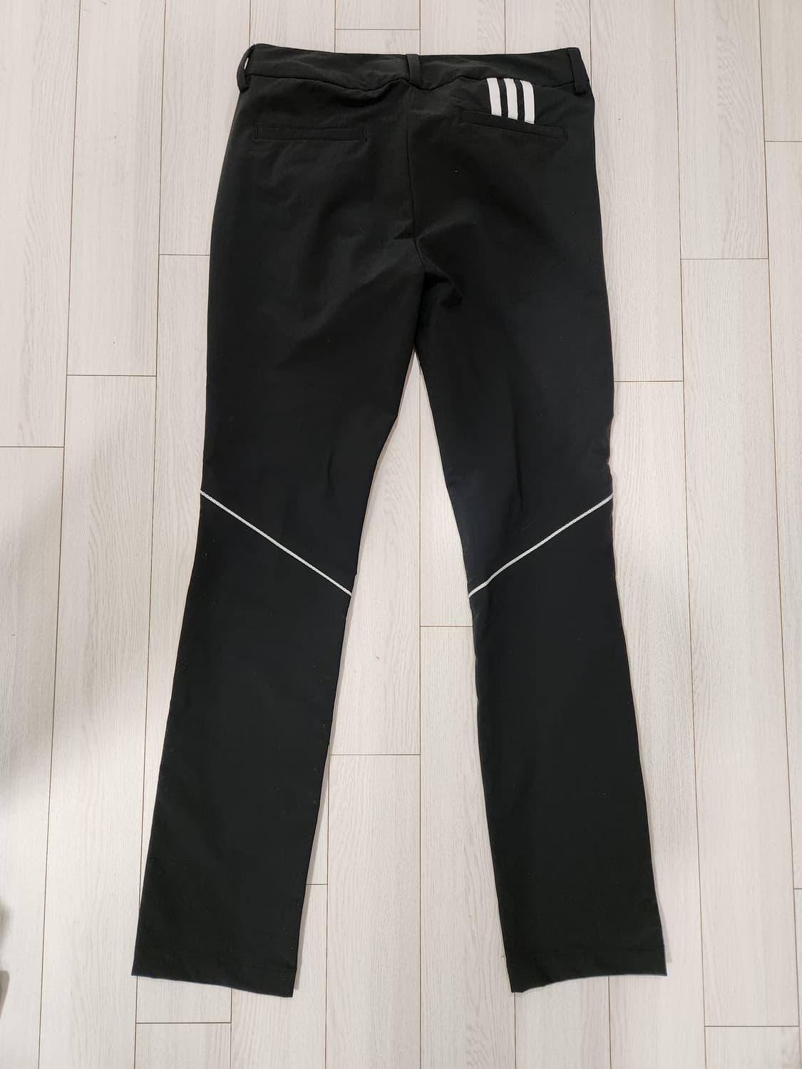 아디다스 기능성 여성 팬츠 사이즈m

사진이 이상하게 나왔는데 새상품처럼 상품이미지6