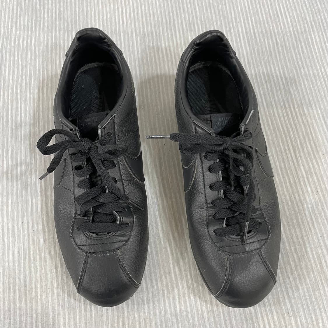 849) 나이키 클래식 코르테즈 레더 트리플 블랙 255mm 상품이미지2