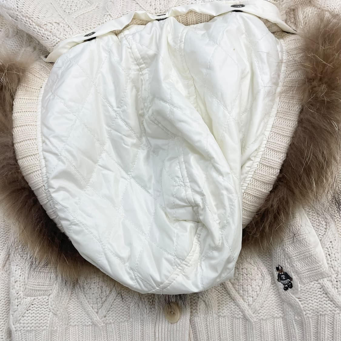 티니위니 울프죠 케이블 버튼 니트 집업 아이보리 상품이미지5