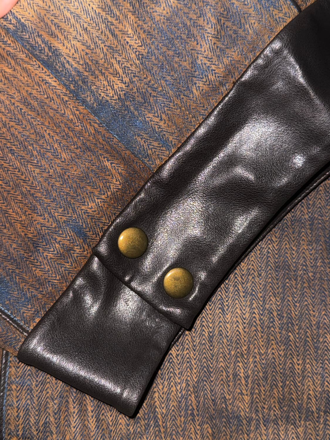 레더포인트 미디 스커트 상품이미지3