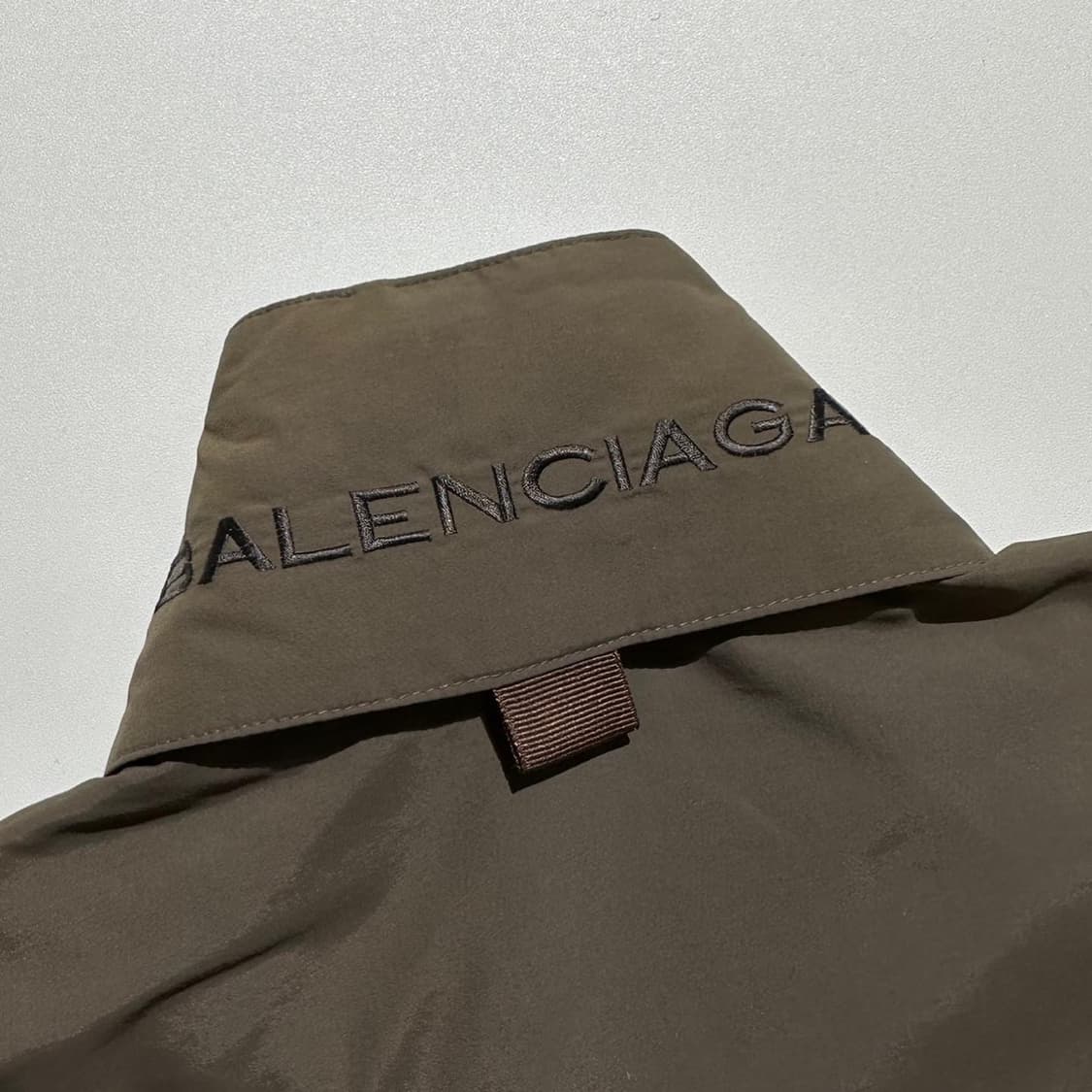 발렌시아가 자수 로고 폴리쉘 자켓 상품이미지5