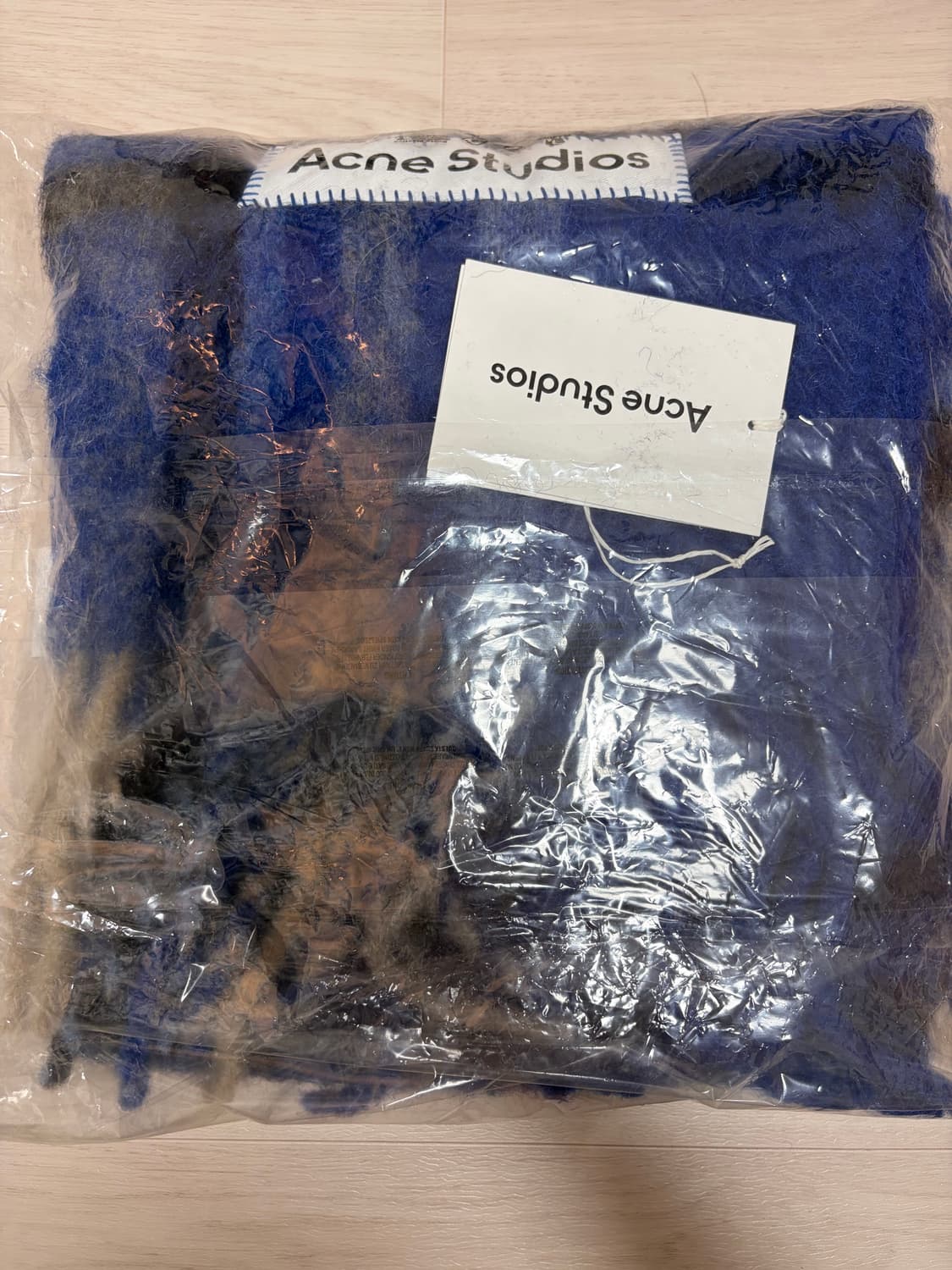 아크네스튜디오 목도리 모헤어 타탄 머플러 일렉트릭 블루 베이지 상품이미지3