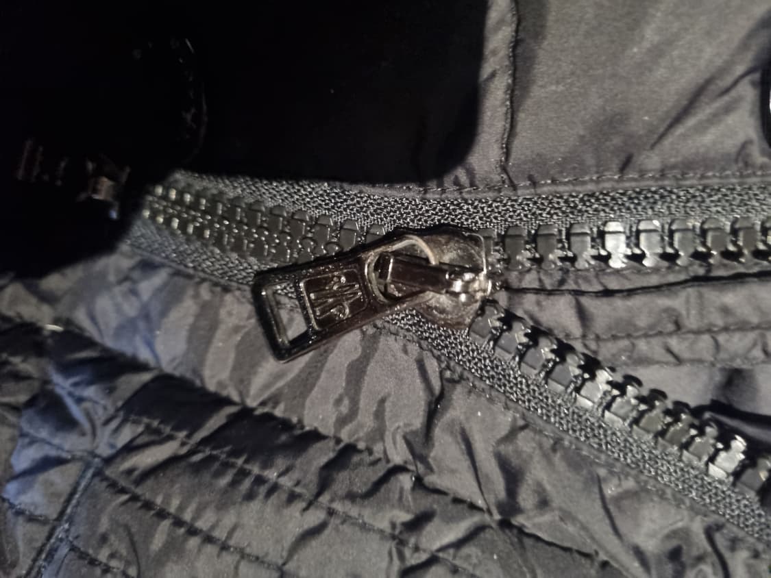 특가) 몽클레어  블랙패딩 점퍼.  M/L 상품이미지5