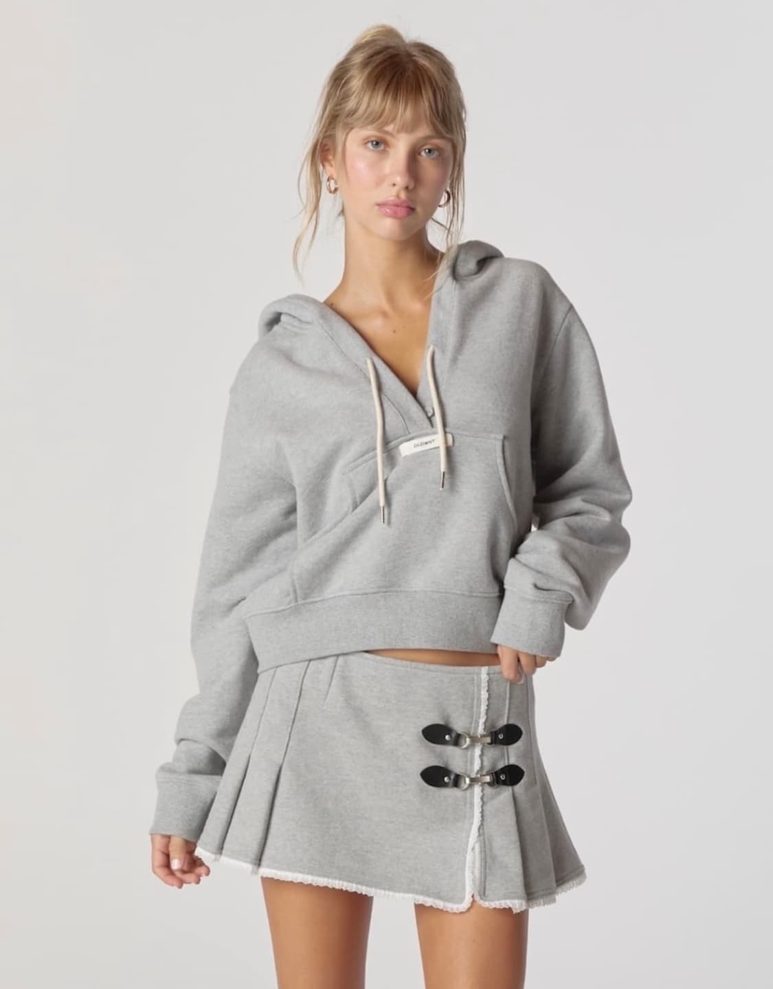 Glowny 글로니 ciao V cut hoodie gray v컷 후드 상품이미지1