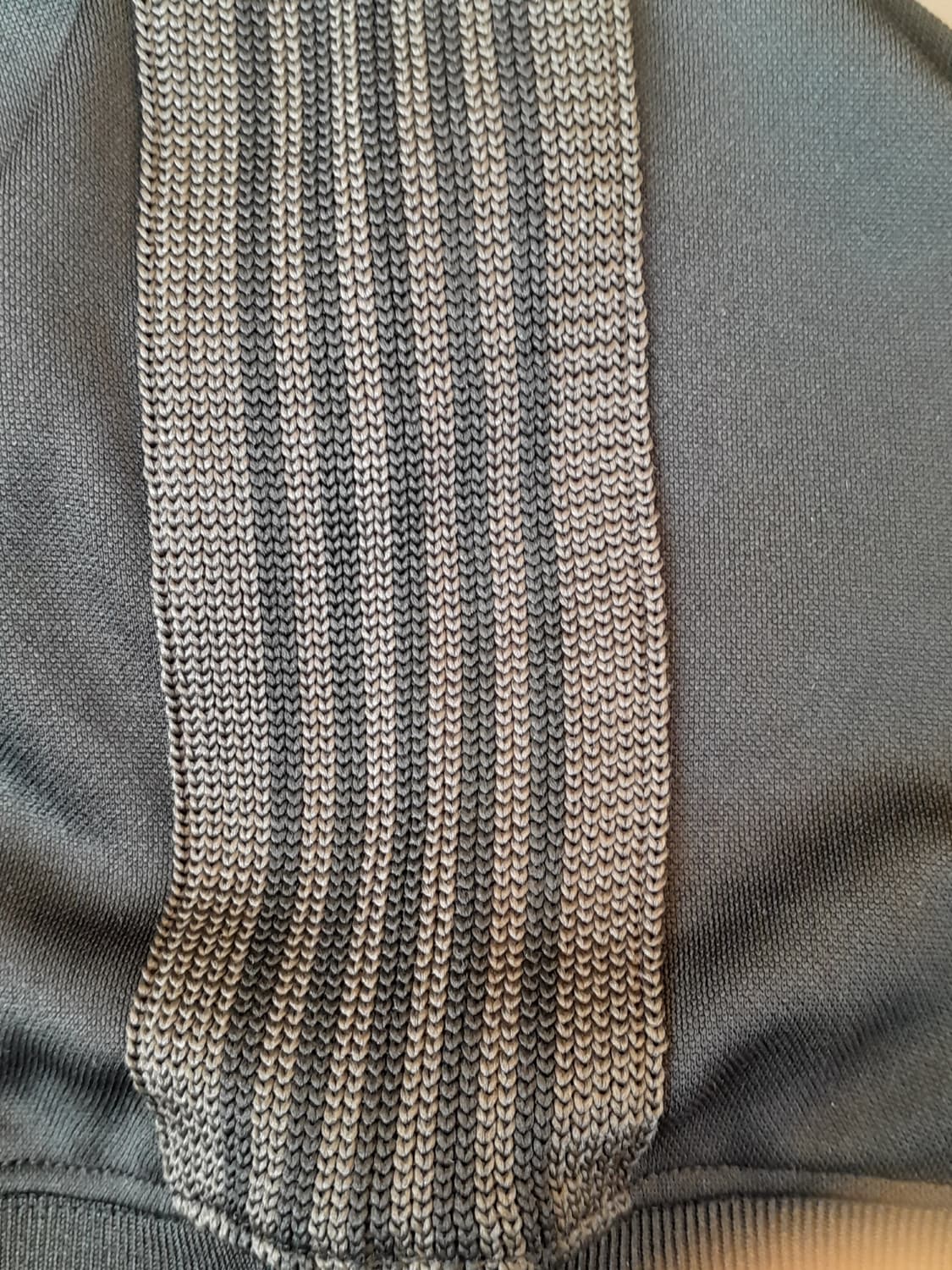 니들스 트랙자켓 블랙 다크브라운  상품이미지4