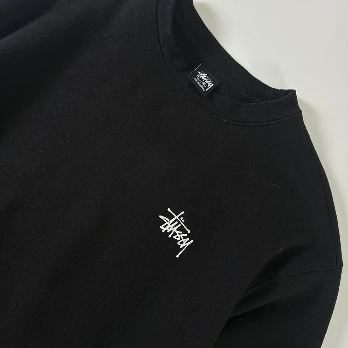 Stussy  스투시 베이직 스탁로고 블랙 맨투맨  상품이미지4