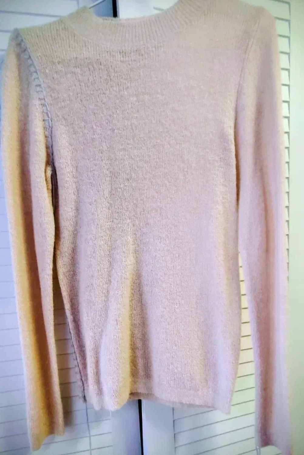 Zara 울 소재의 크림색 니트 상품이미지1