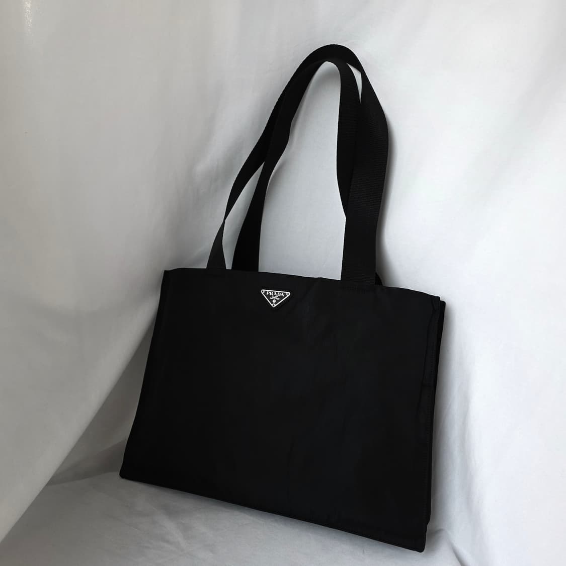 [정품 PRADA] 프라다 직사각 나일론 숄더백 쇼퍼백 라지 남녀공용 상품이미지1