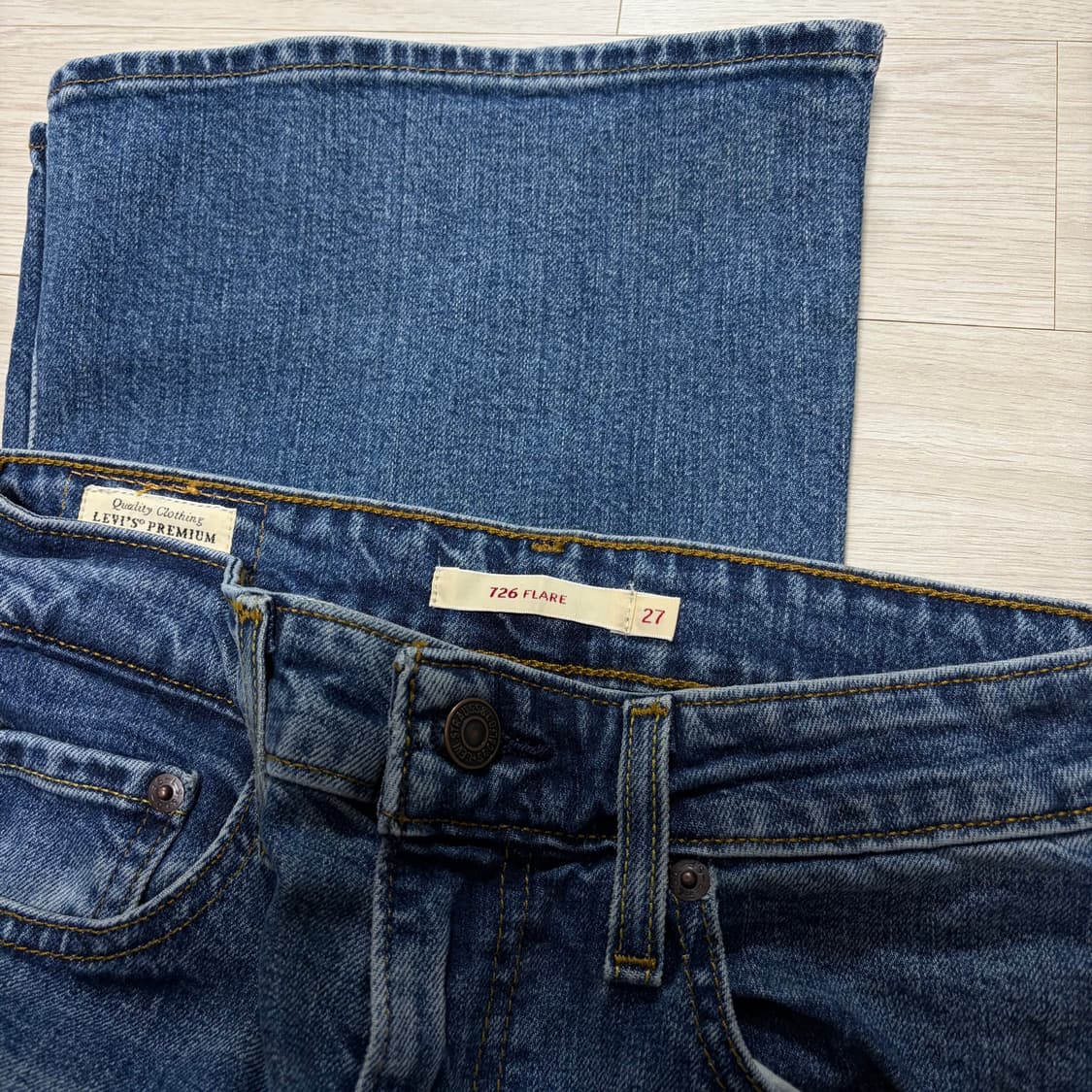 [새상품] 리바이스 726 하이라이즈 플레어 진 27 상품이미지5