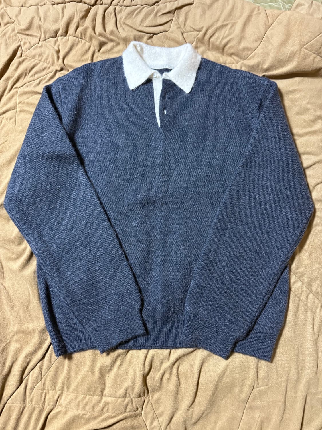 포커페이스 락비 니트 팝니다 상품이미지1