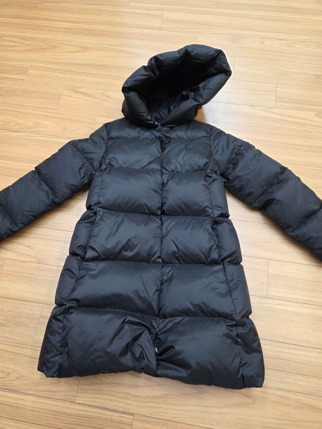 폴로 랄프로렌 롱푸퍼 블랙 색상입니다
사이즈는 S/P(7)이고, 130  상품이미지1