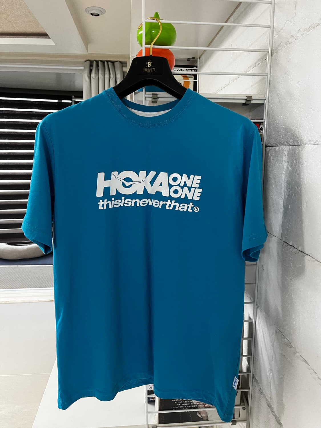 디스이즈네버댓 X 호카 오네오네 티셔츠 상품이미지1