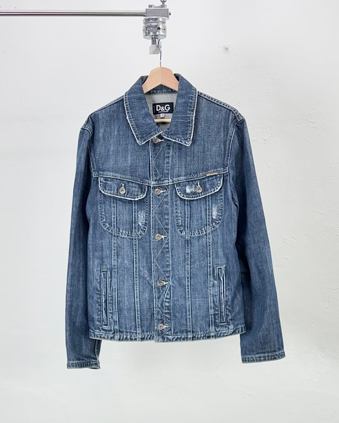 돌체 앤 가바나 백 프린팅 중청 데님 자켓 상품이미지2