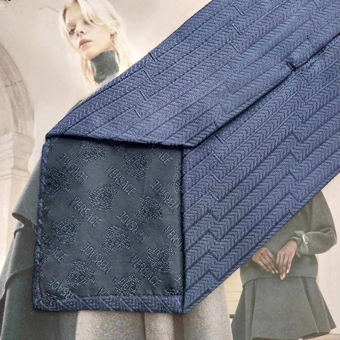 지아니 베르사체 실크 네이비 자카드 넥타이 9.5cm A+등급 K2557 상품이미지8