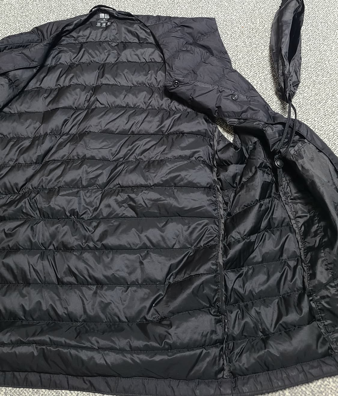 유니클로 울트라 라이트다운 경량조끼 패딩조끼 베스트 블랙 남성 XL 상품이미지4