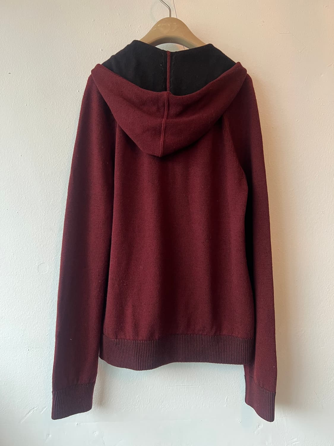 띠어리 남성 버건디 후드집업니트 니트점퍼 상품이미지3