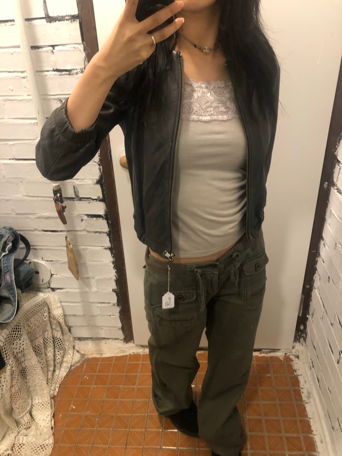 차콜 라운드넥 레더 자켓 상품이미지2