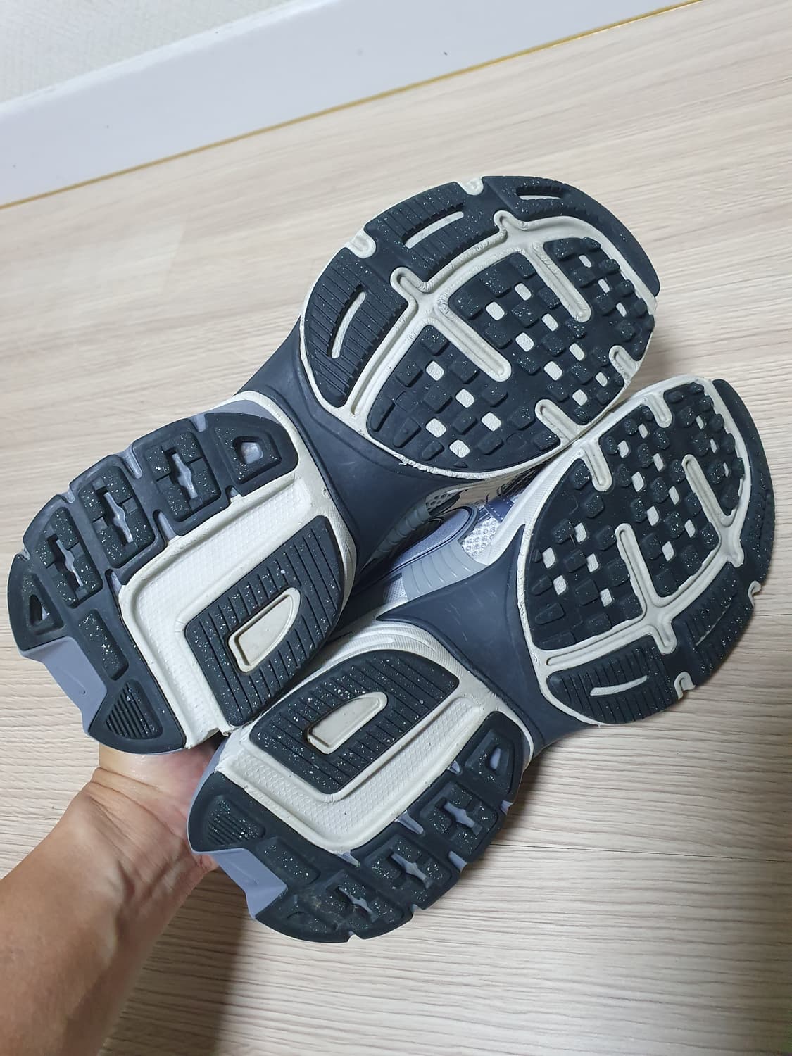 나이키 v2k 런 운동화 240 상품이미지7