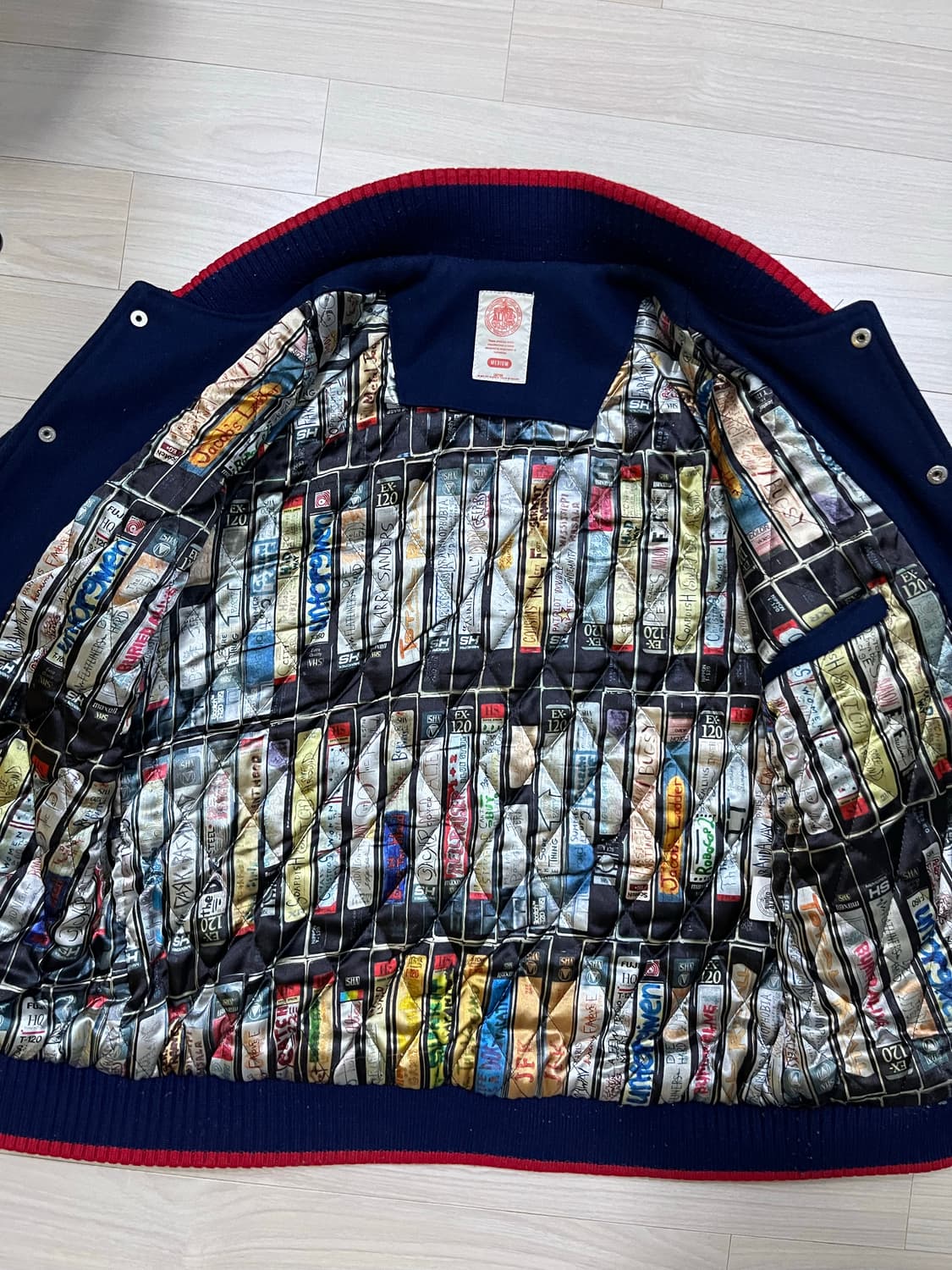 베리드얼라이브 바시티자켓 M 상품이미지2