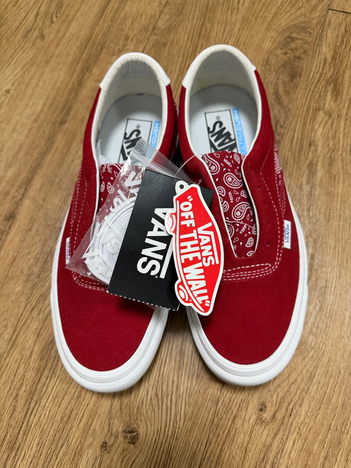 반스 에이서 NI SP 반다나 칠리 페퍼  VN0A4UWY8CK 상품이미지1