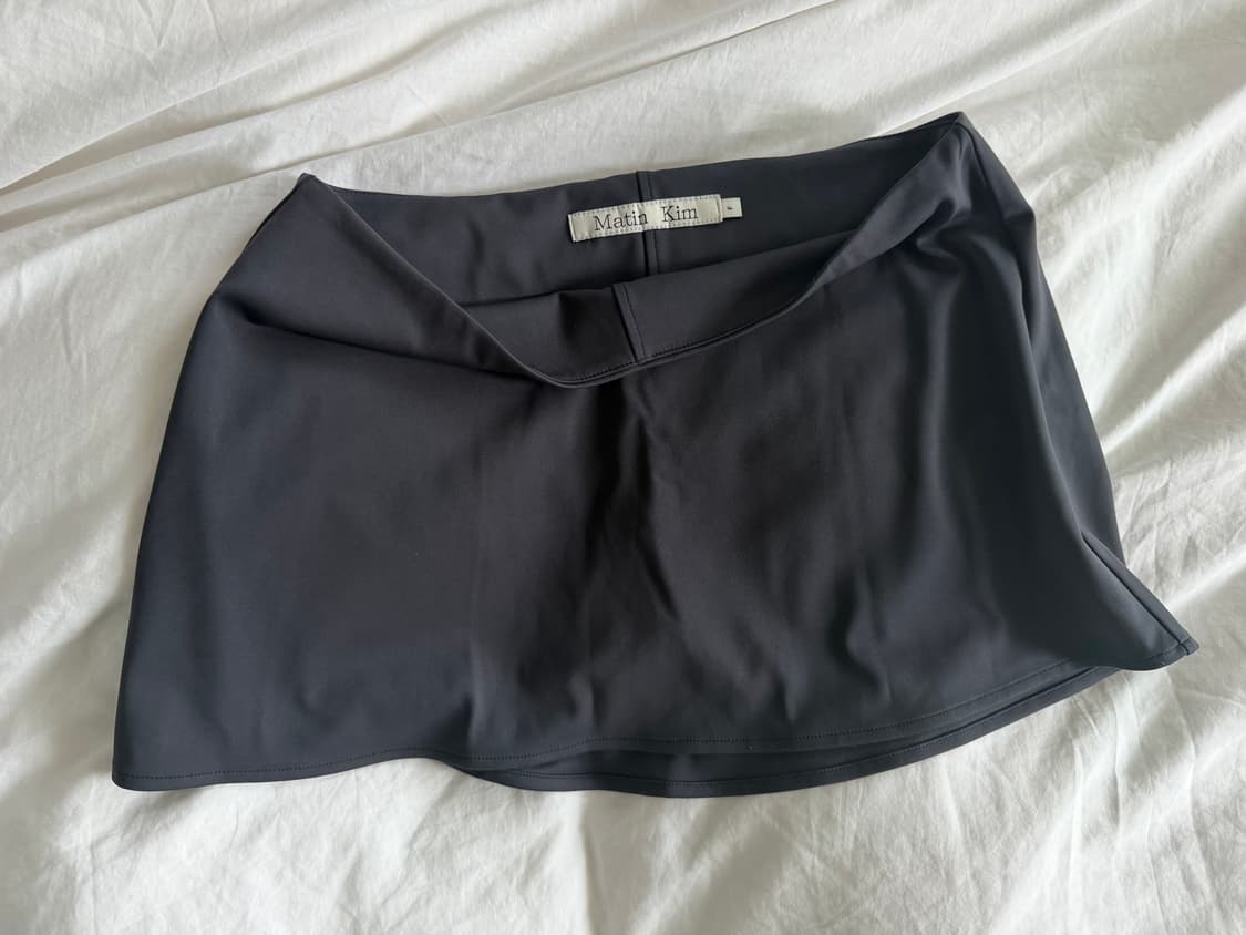 마뗑킴 플레어미니스커트(속바지 내장0) 차콜 상품이미지2