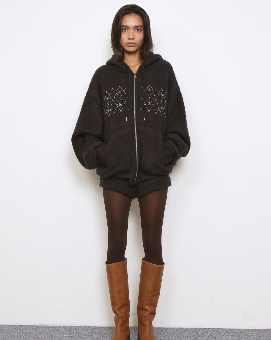 폴리수엠 FLUFFY ARGYLE STUDDED HOODIE_black 상품이미지2