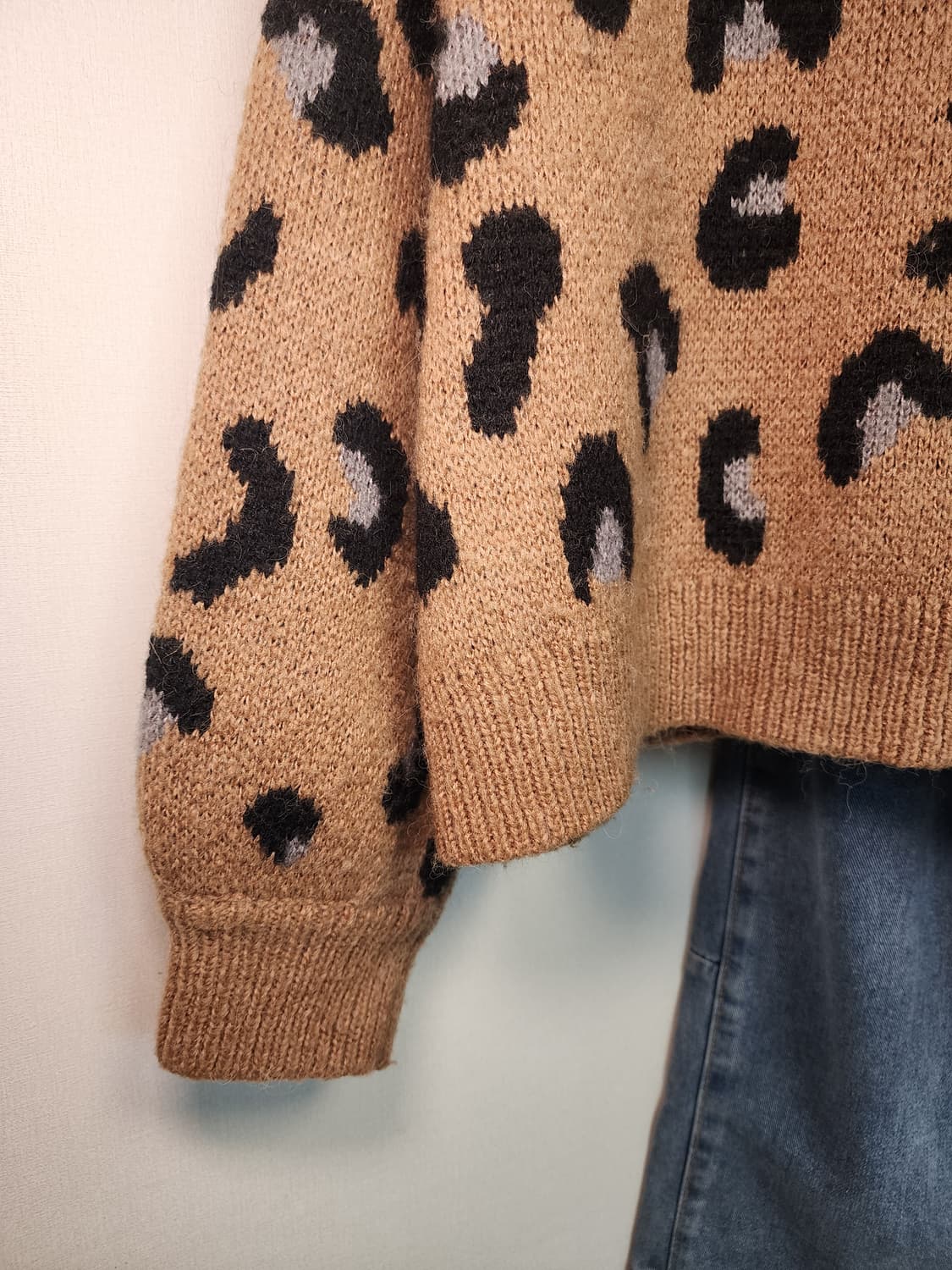 레오파드 패턴 여성 니트티 상품이미지5