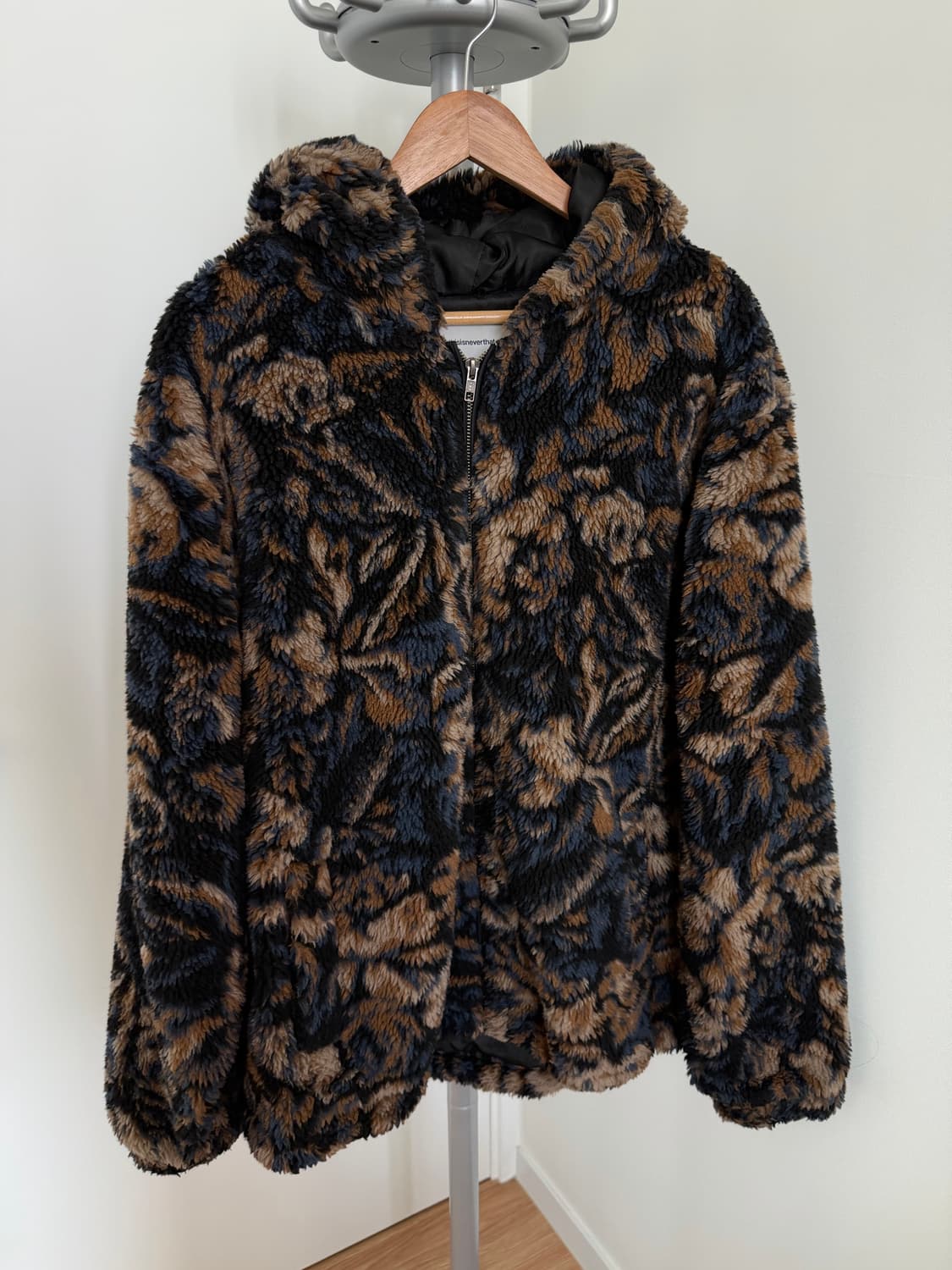 (XL) thisisneverthat floral fur jacket 상품이미지2