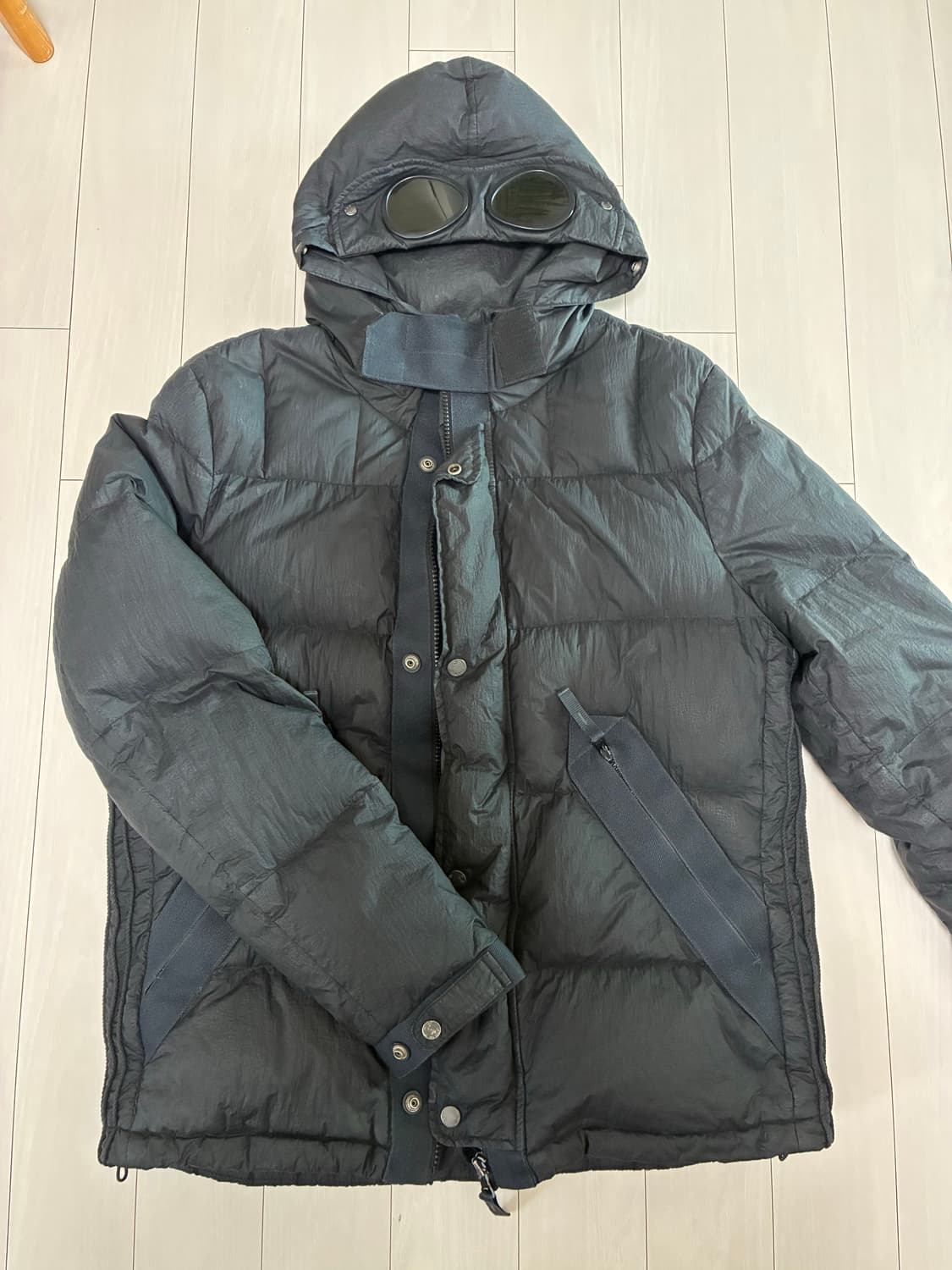 cp컴퍼니 고글 패딩 상품이미지1