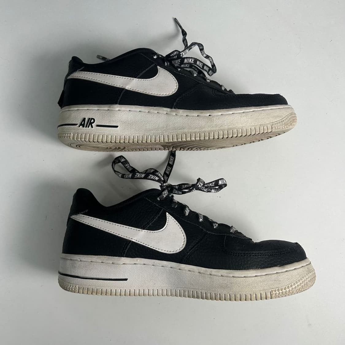 NIKE 에어포스 1 Low NBA 블랙 스니커즈 235 상품이미지3
