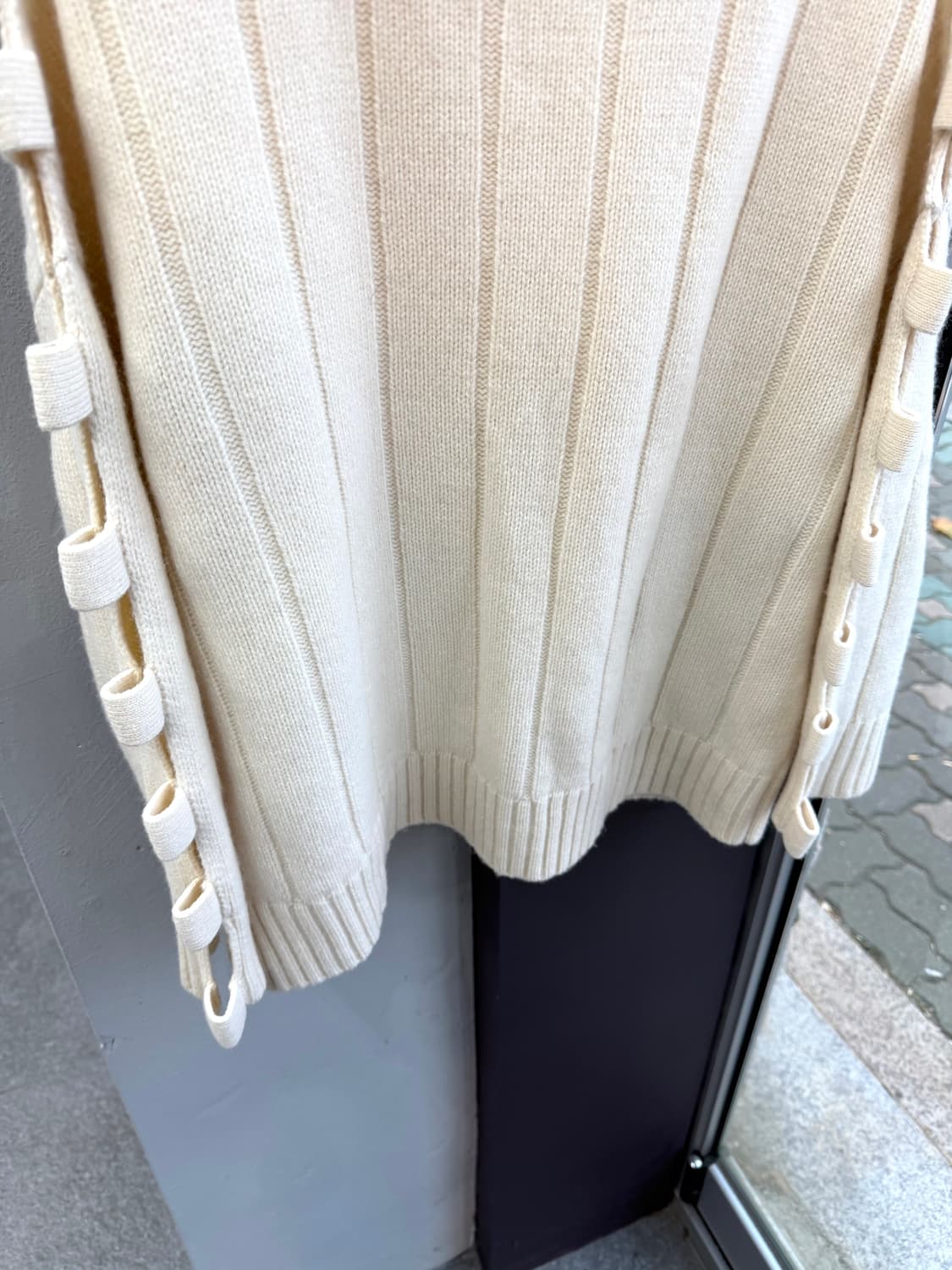 XS/ 알렉산더맥퀸 컷아웃 캐시미어 블랜딩 니트 상품이미지8