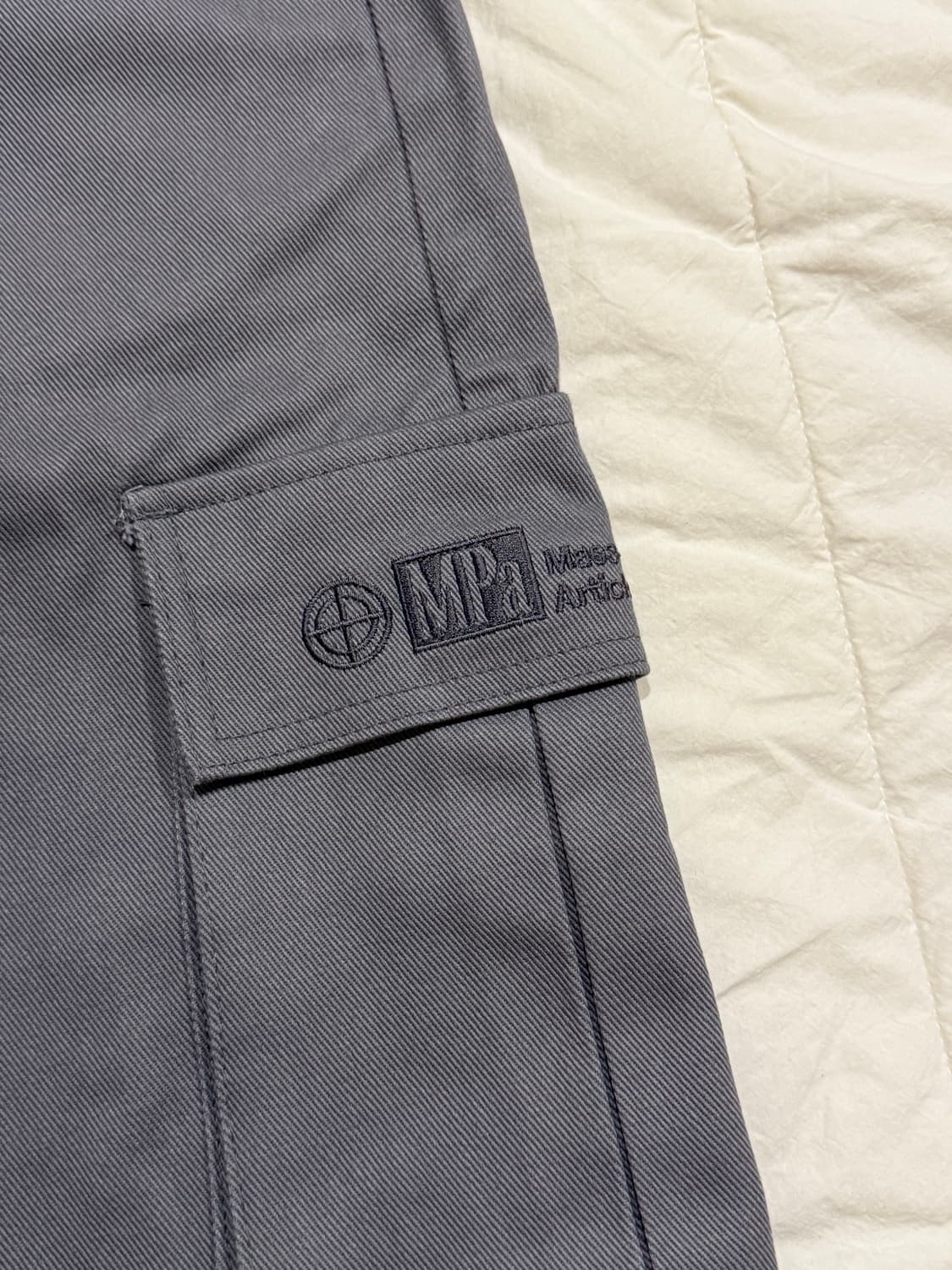 플라스틱프로덕트 회색 카고바지 판매합니다 32사이즈 상품이미지2