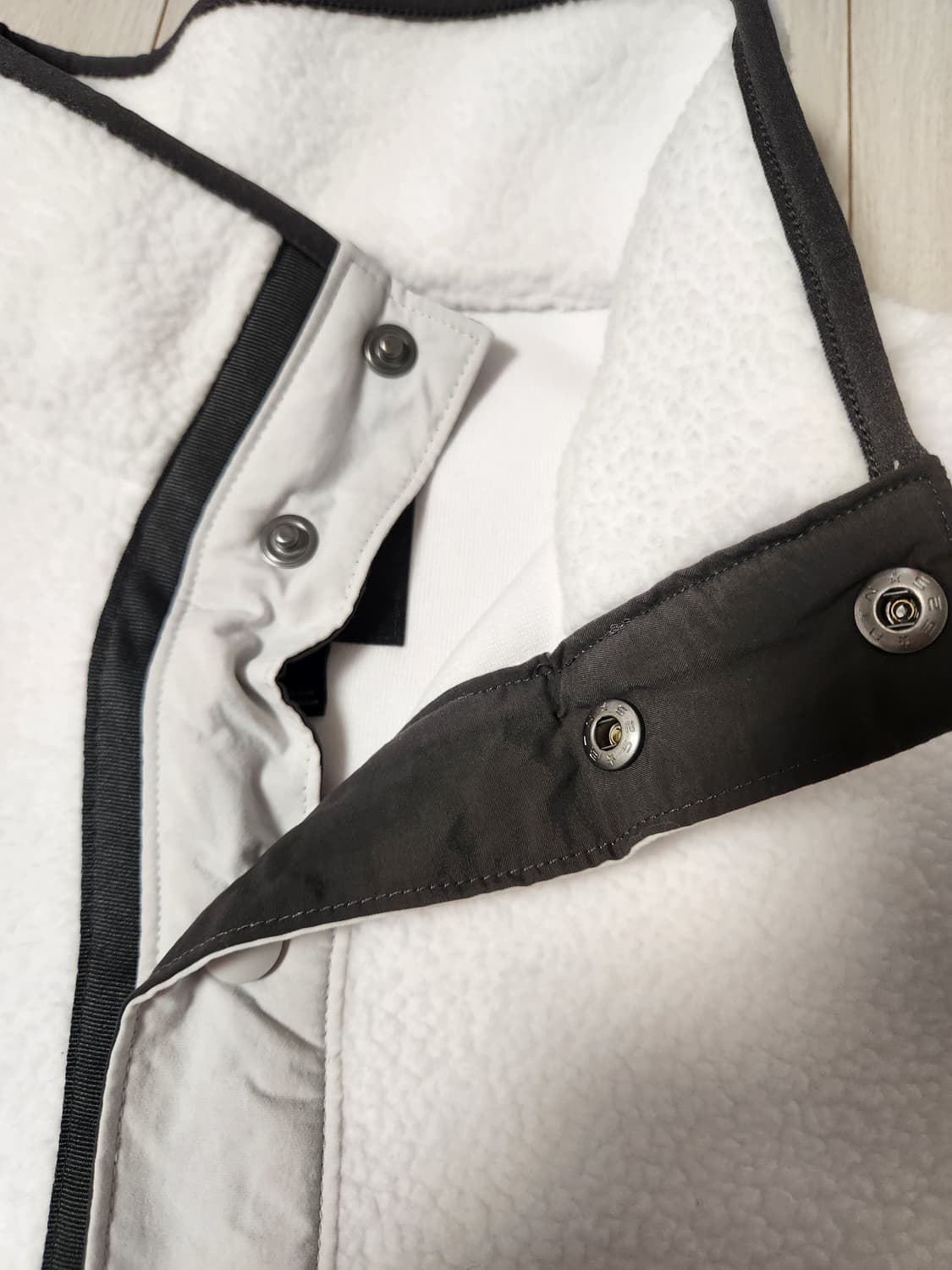 택 새상품)컬럼비아 플리스 아노락 사이즈100L

에눌문의 사절

구매가 상품이미지4