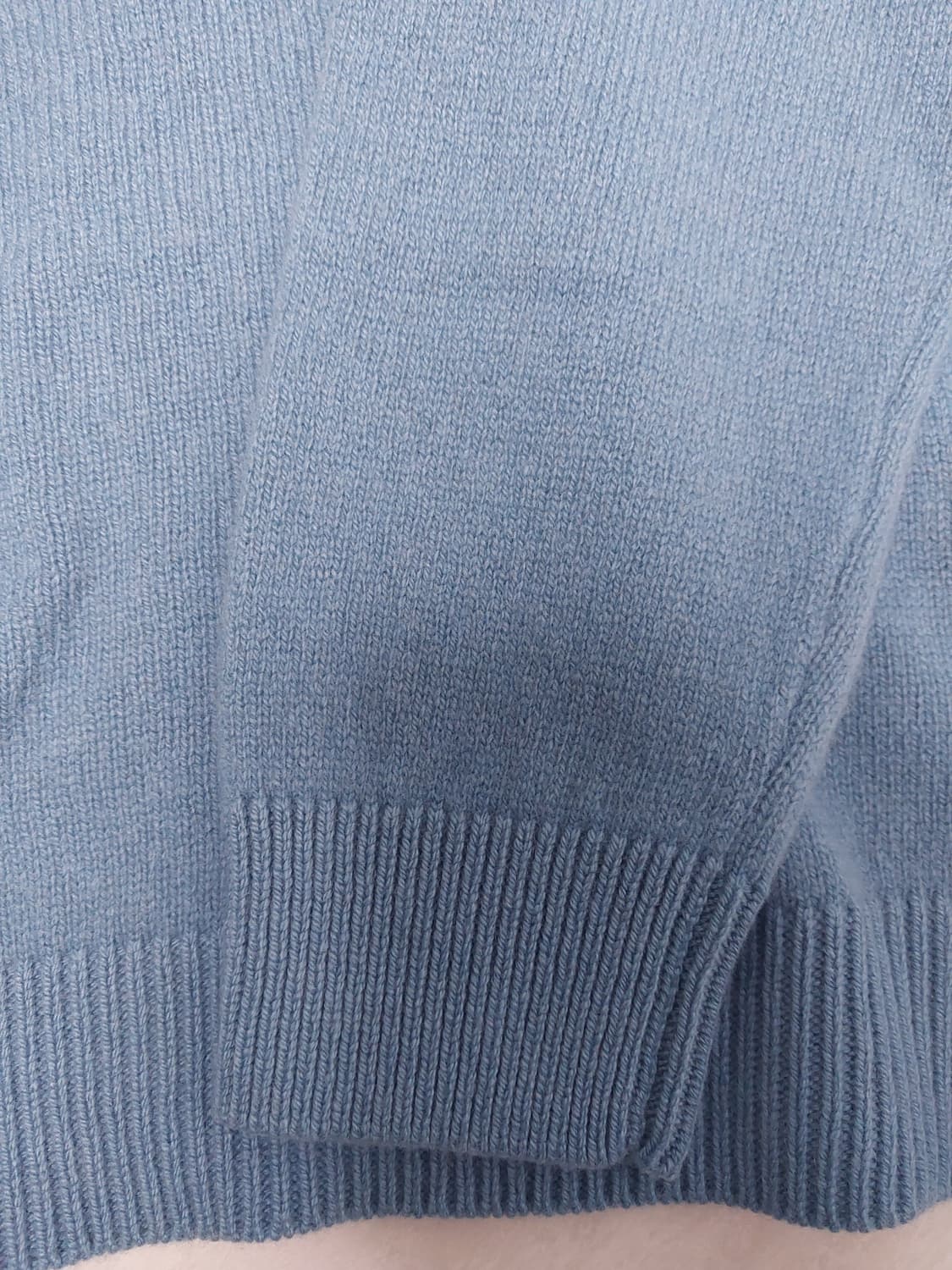 엘더스테이츠맨 니트 팝니다 상품이미지4