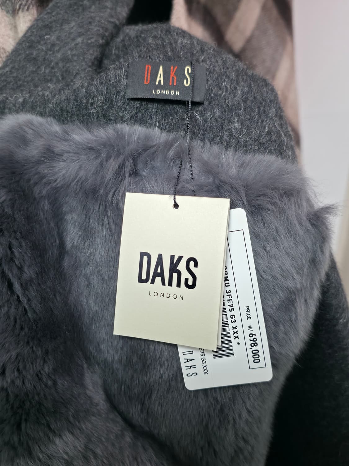 닥스 체크 퍼 후드 망토 상품이미지4