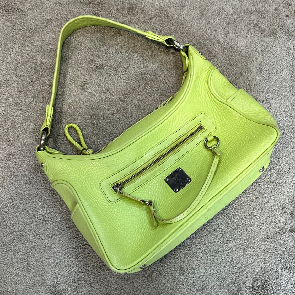 MCM 엠씨엠 빈티지 라임 숄더백 상품이미지10