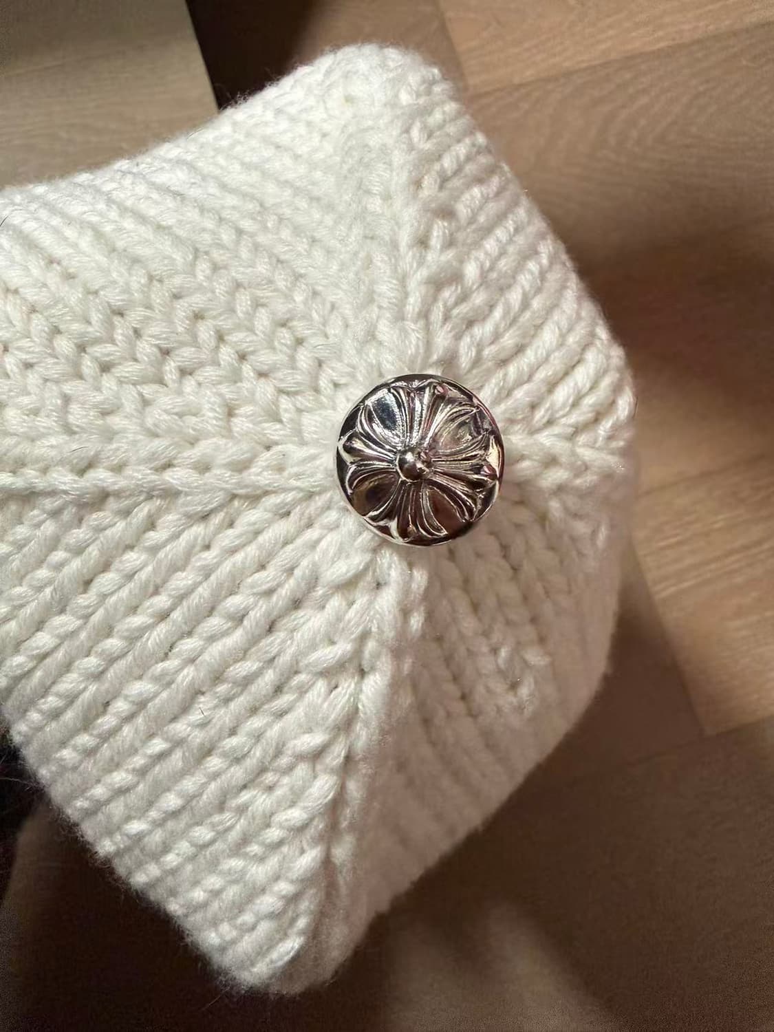 크롬하츠 비즈 크로스 비니 화이트 상품이미지4