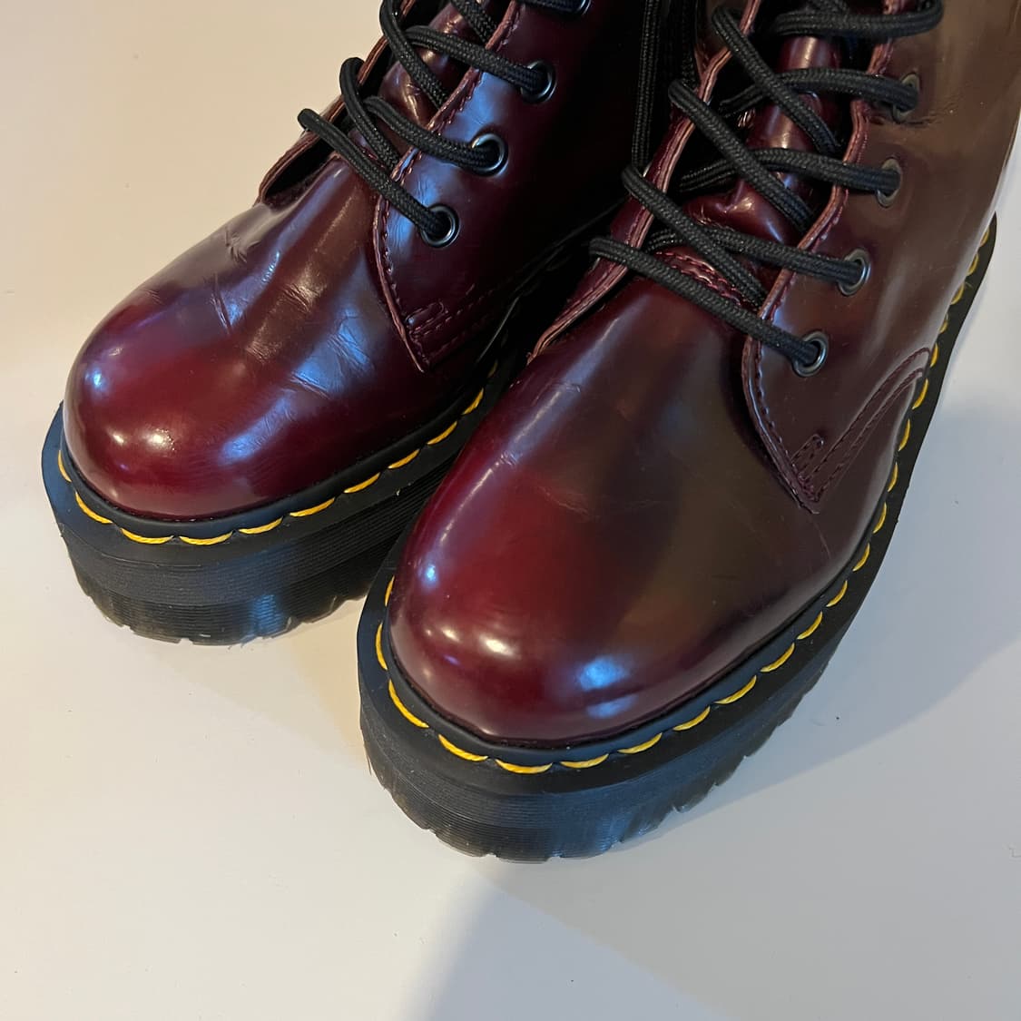 닥터마틴 제이든 II 비건 플랫폼 부츠 체리 레드  상품이미지5
