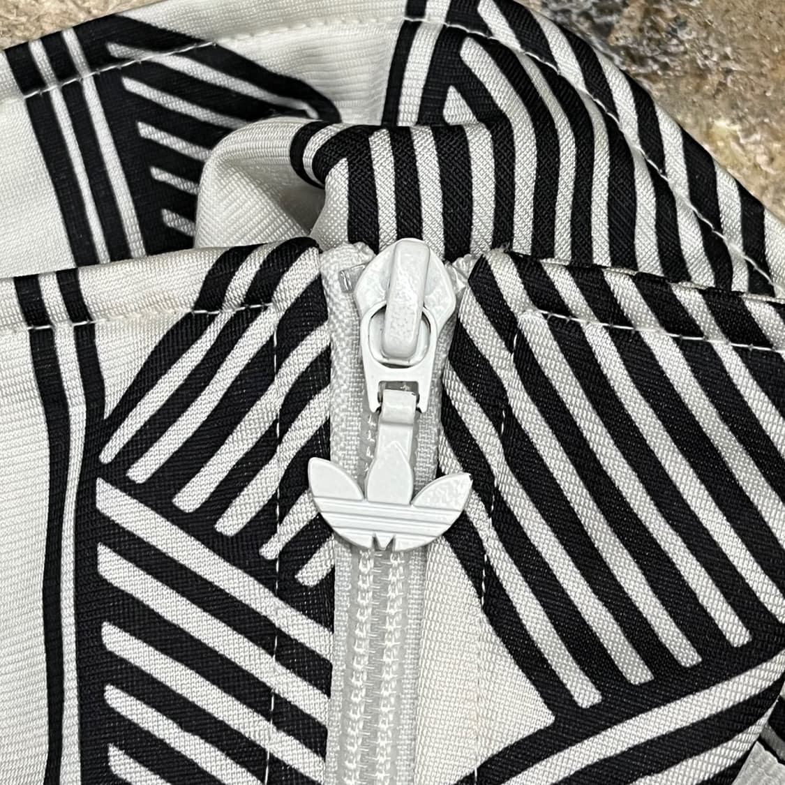 [정품/S] 아디다스 블랙 화이트 패턴 트랙탑 져지 b8 상품이미지8