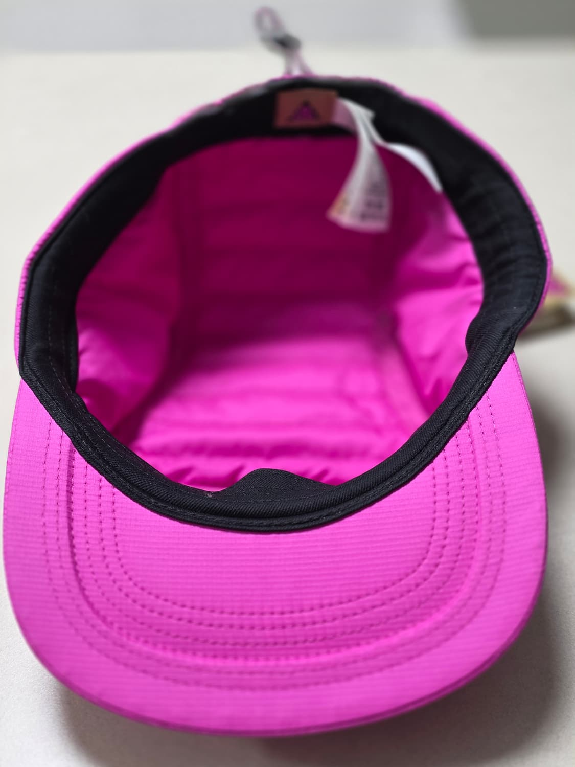 나이키 ACG AW84 패딩캡 핑크 판매합니다! 상품이미지3