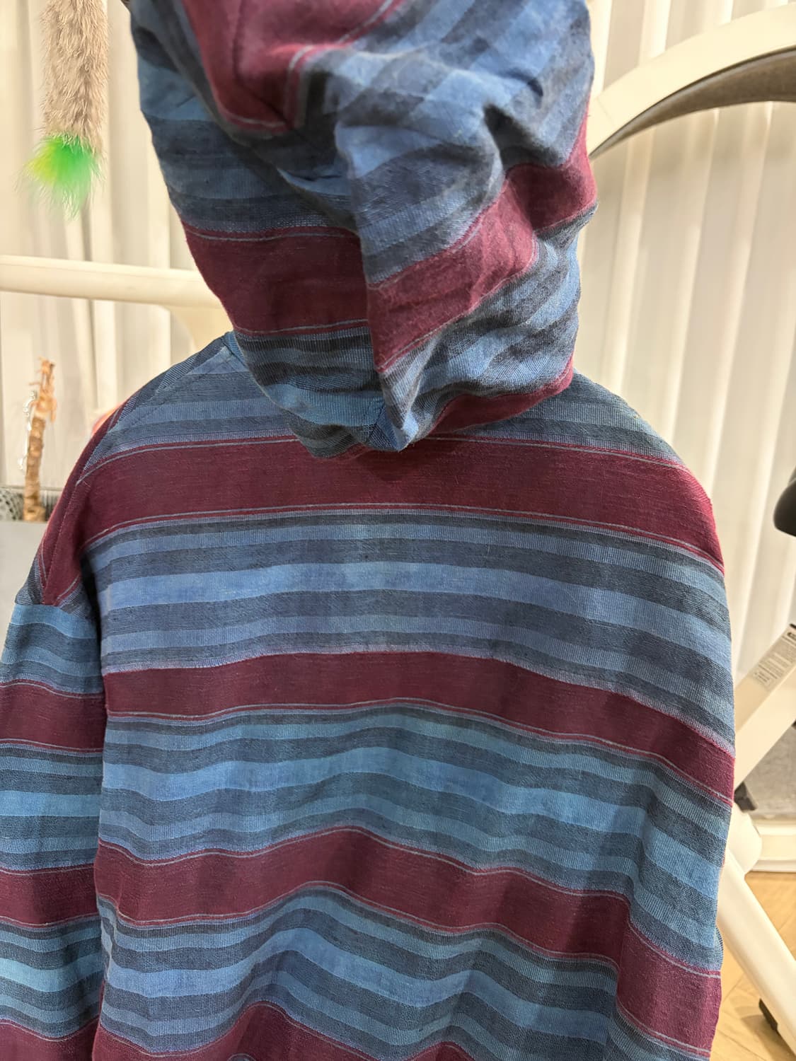 로에베 폴라 이비자 캡슐 컬렉션 블루 버건디 스트라이프 파카 상품이미지3