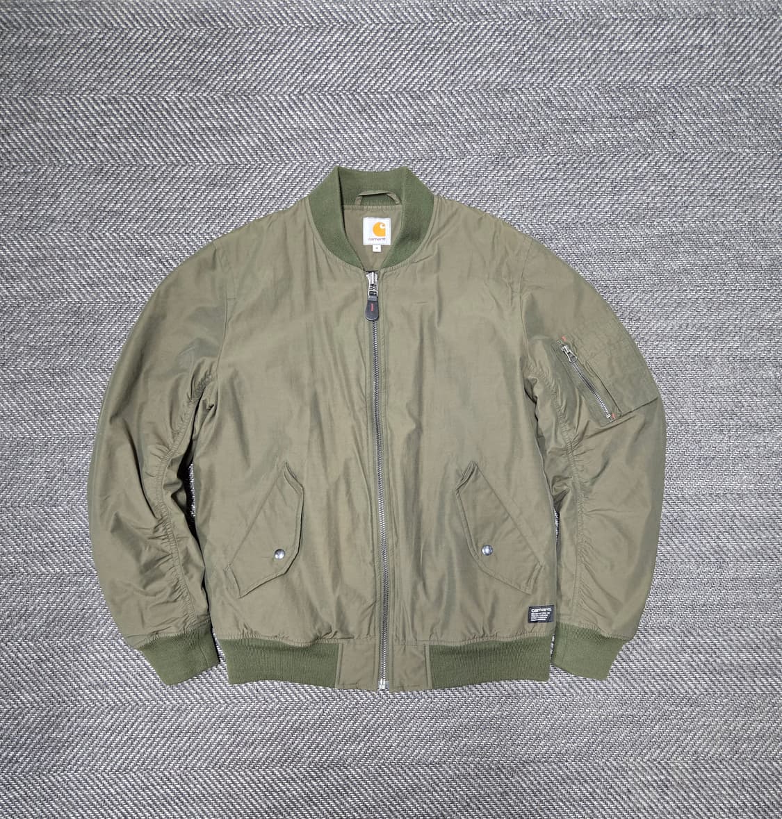 칼하트 WIP MA-1 봄버 자켓 카키 상품이미지1