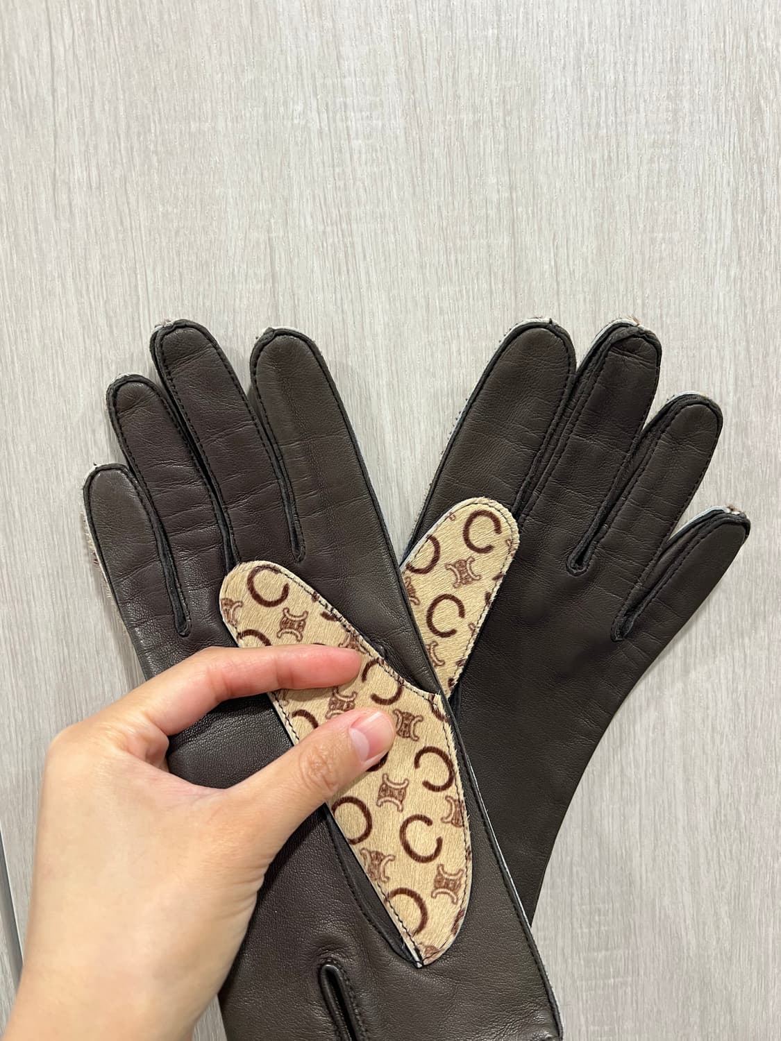 셀린느 송치 양가죽 장갑 상품이미지5