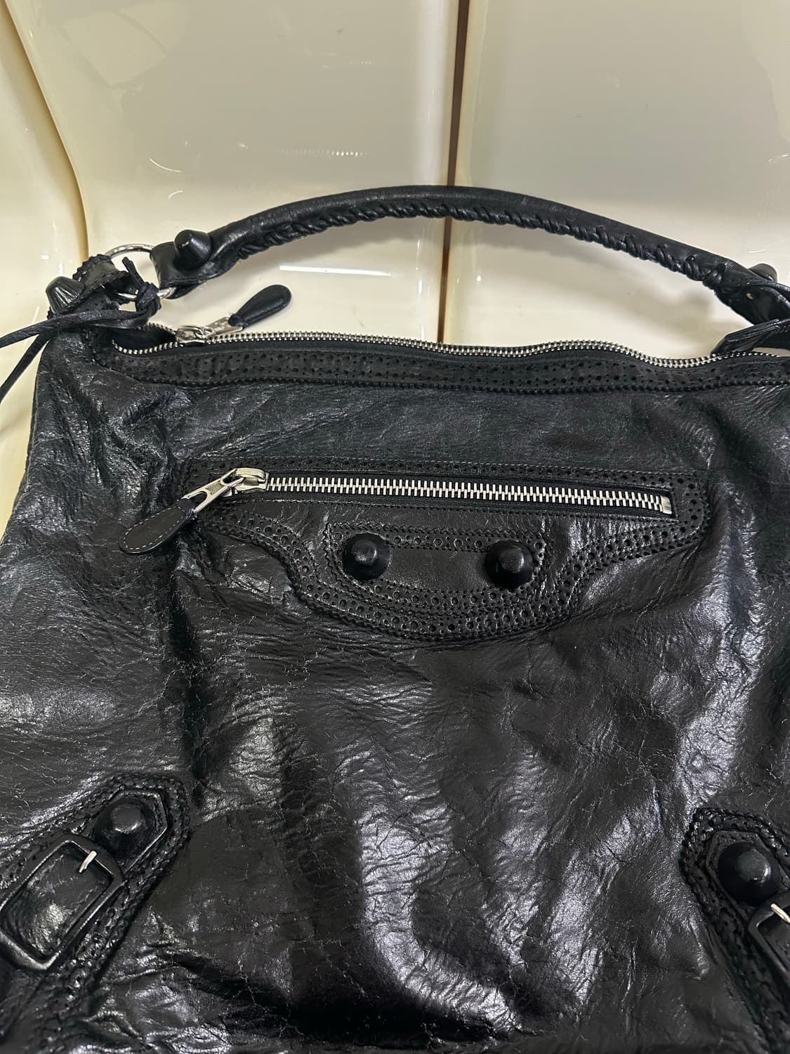 [A 정품] 발렌시아가 자이언트 시티 모터백 데이 블랙 상품이미지5